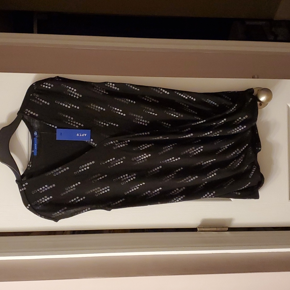 Apt.9 sleeveless shirt